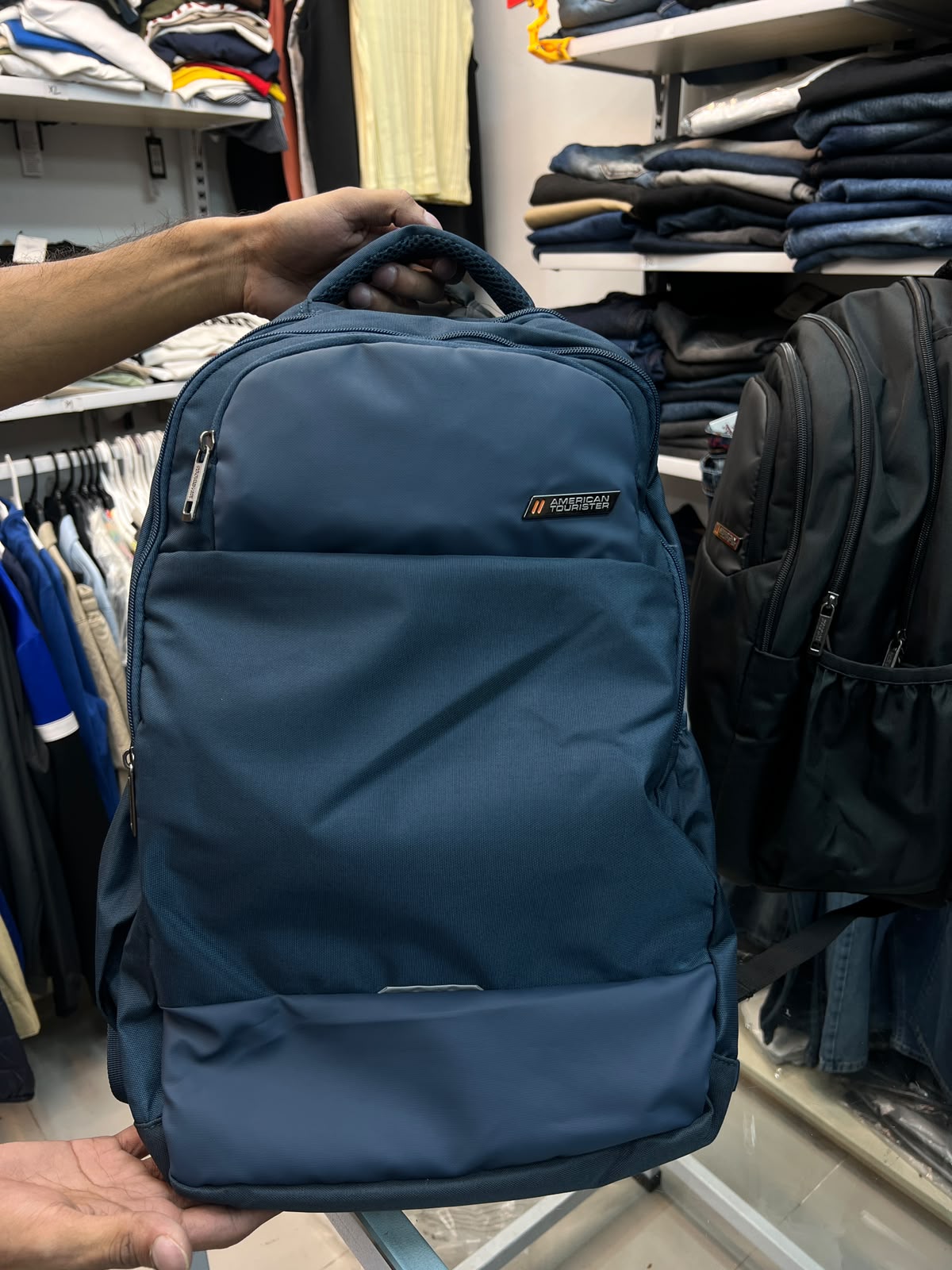 IMG-20261014-WA0399 American Tourister laptop bag 3883 Navi Blue - Image 1